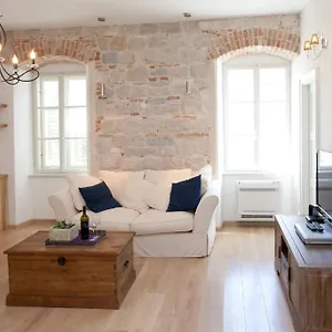 Stylish Theatre Apartment